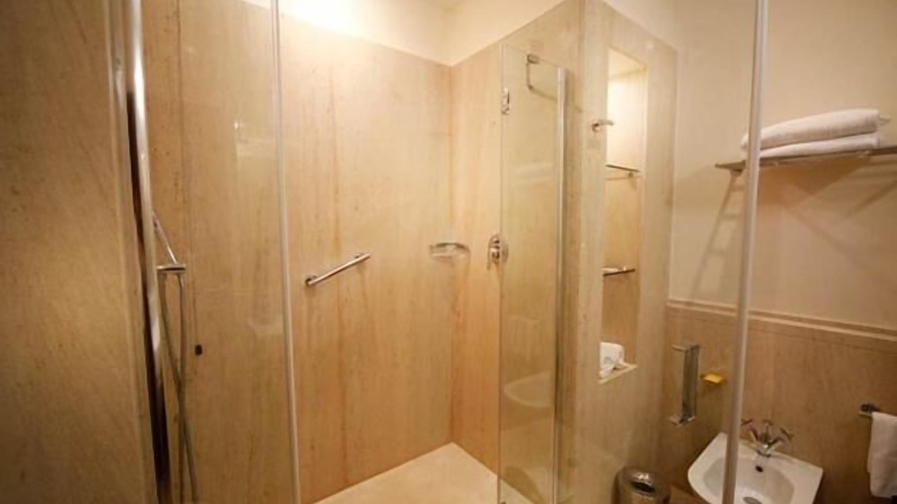 Photo of Bathroom in Laura