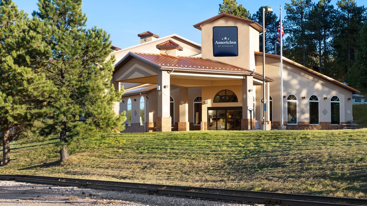 Photo of Buildings in Hill City