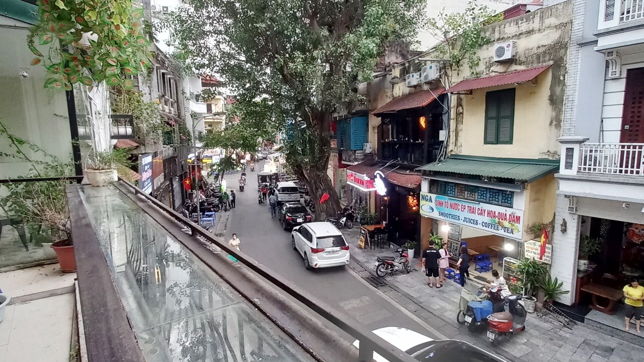 Photo of Patio Balcony in Hang Buom