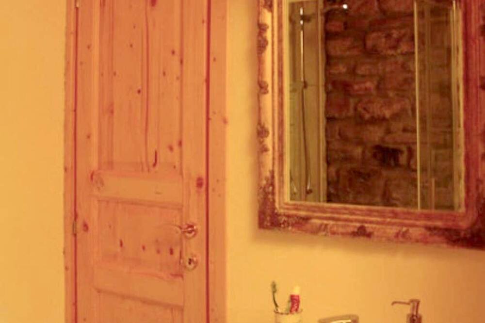 Photo of Bathroom in Castelmezzano