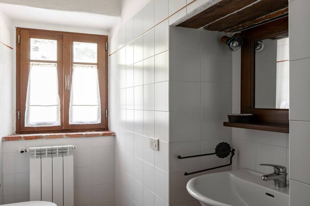 Photo of Bathroom in Castell'Azzara