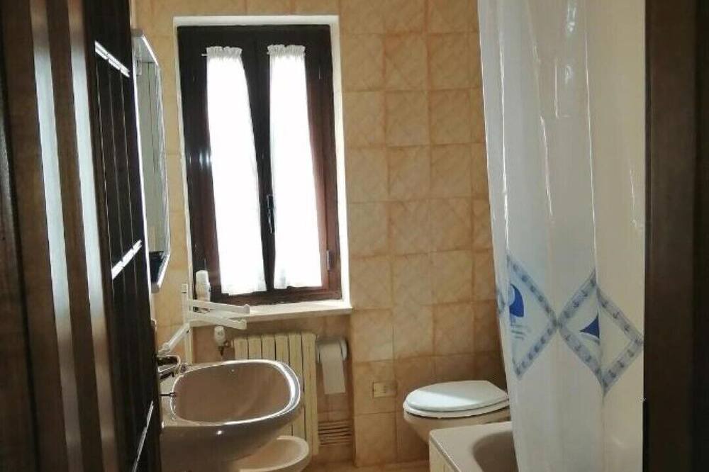 Photo of Bathroom in Sapri