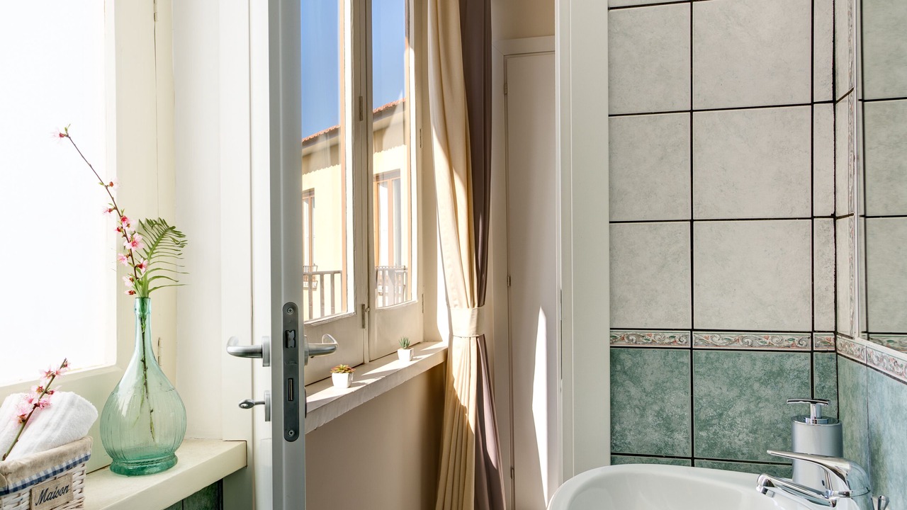 Photo of Bathroom in Meta