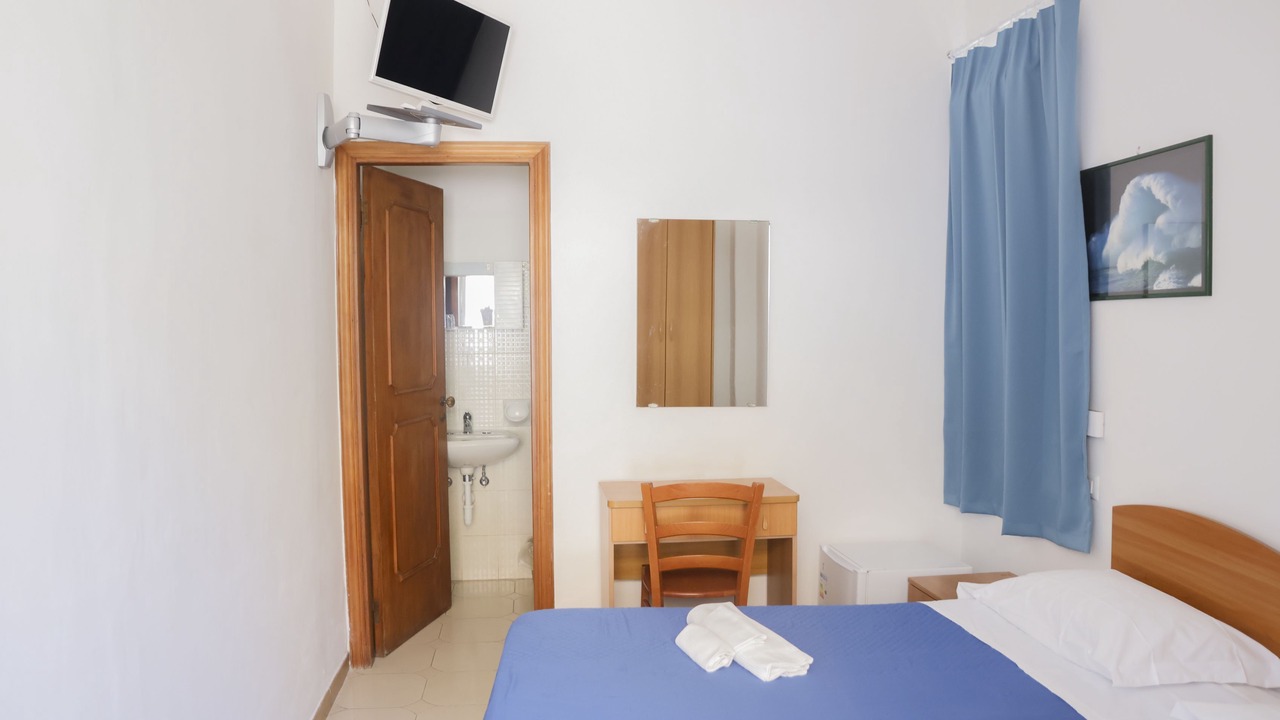 Photo of Bedroom in Forio