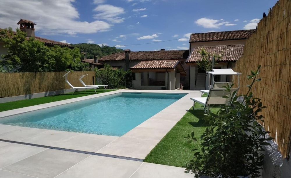 Photo of Outdoor in Miane