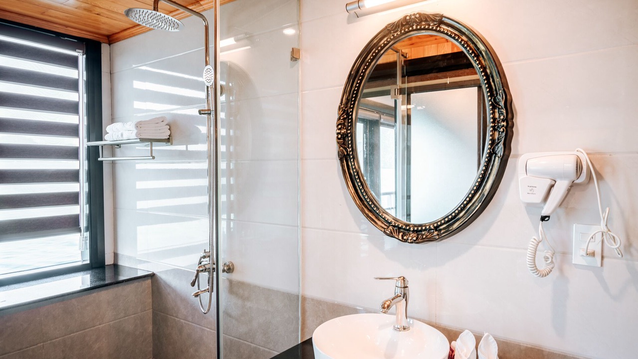 Photo of Bathroom in Ha Long