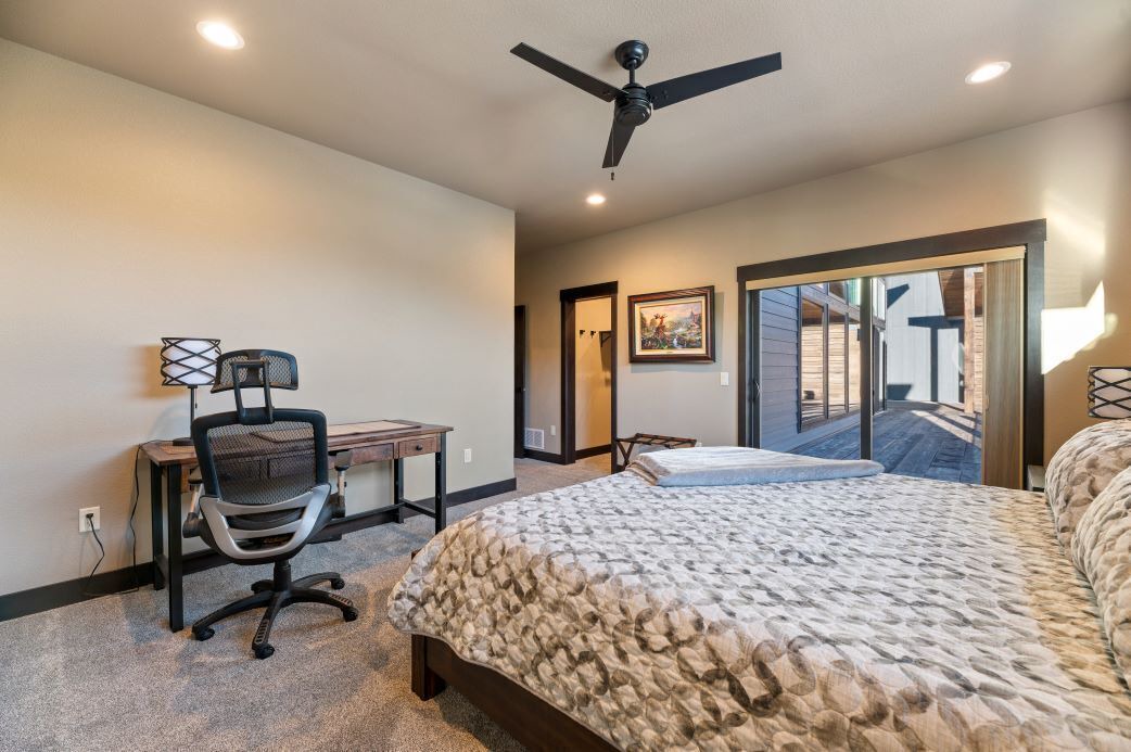 Photo of Bedroom in Lead