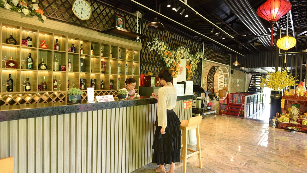 Photo of Others in Van Ho