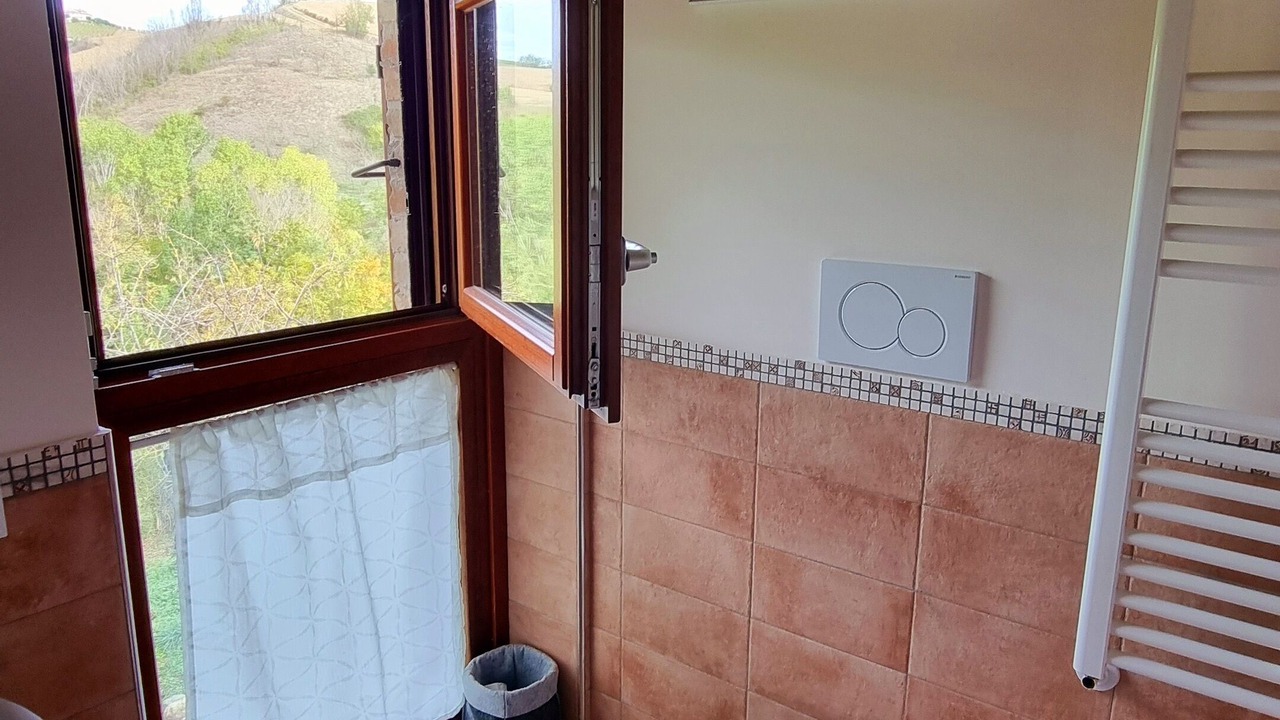 Photo of Bathroom in Offida