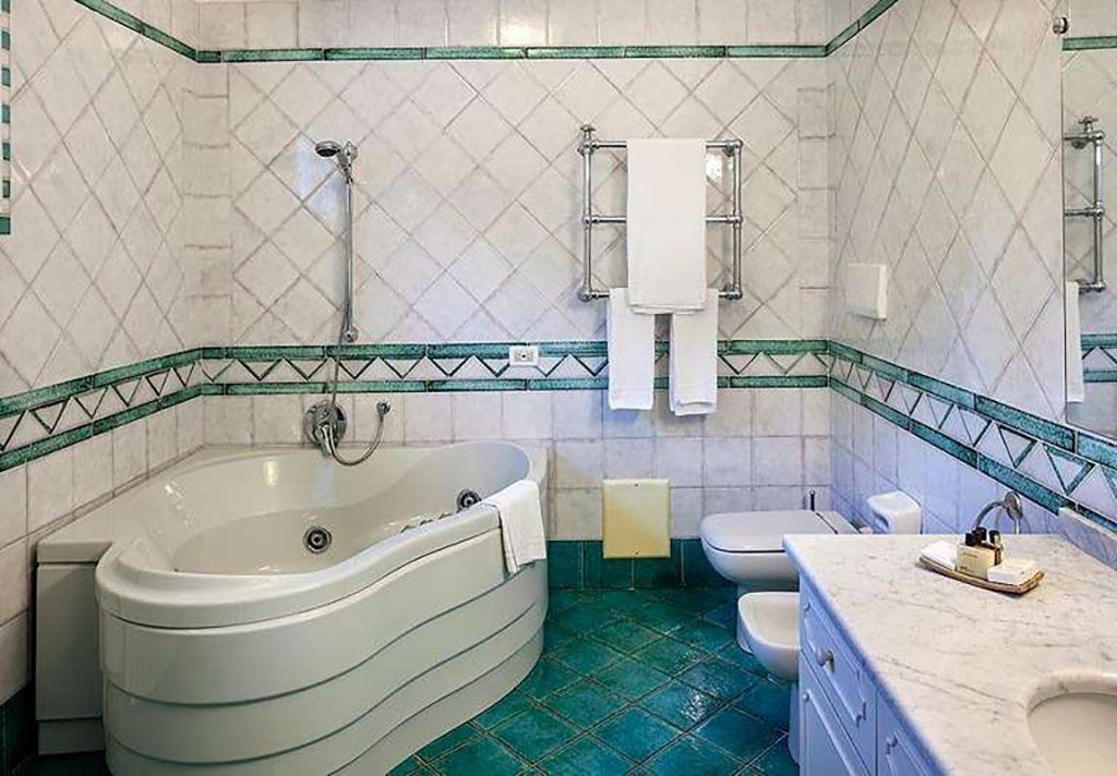 Photo of Bathroom in Forio