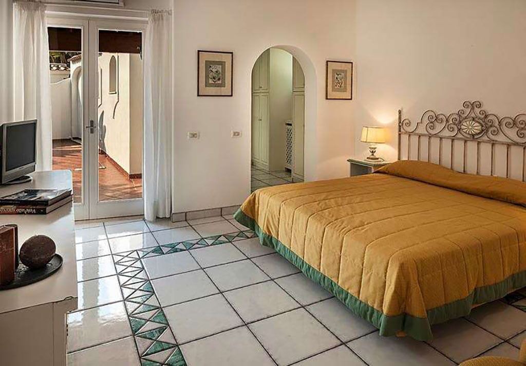 Photo of Bedroom in Forio