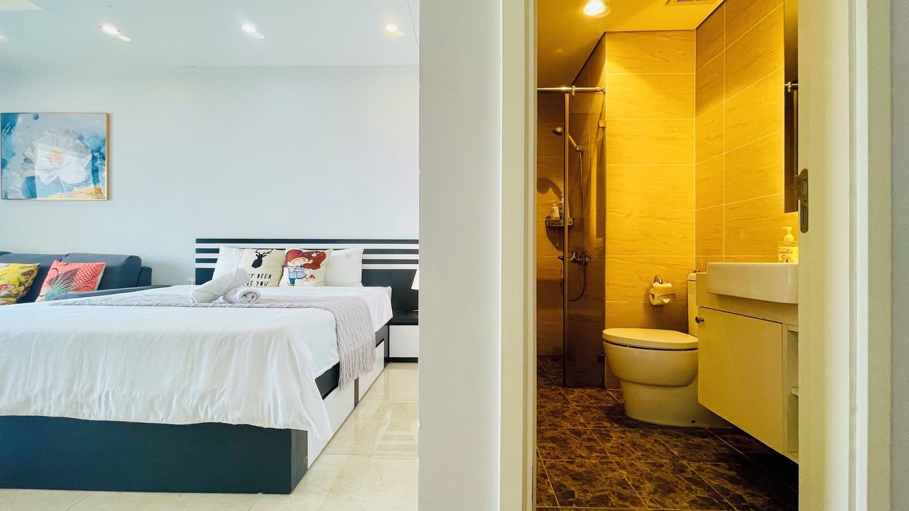 Photo of Bathroom in Trung Hoa Nhan Chinh