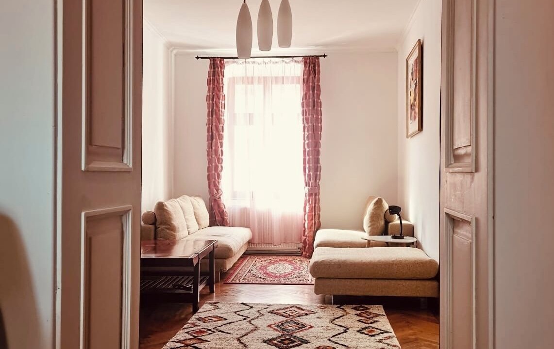 Photo of Livingroom in Center