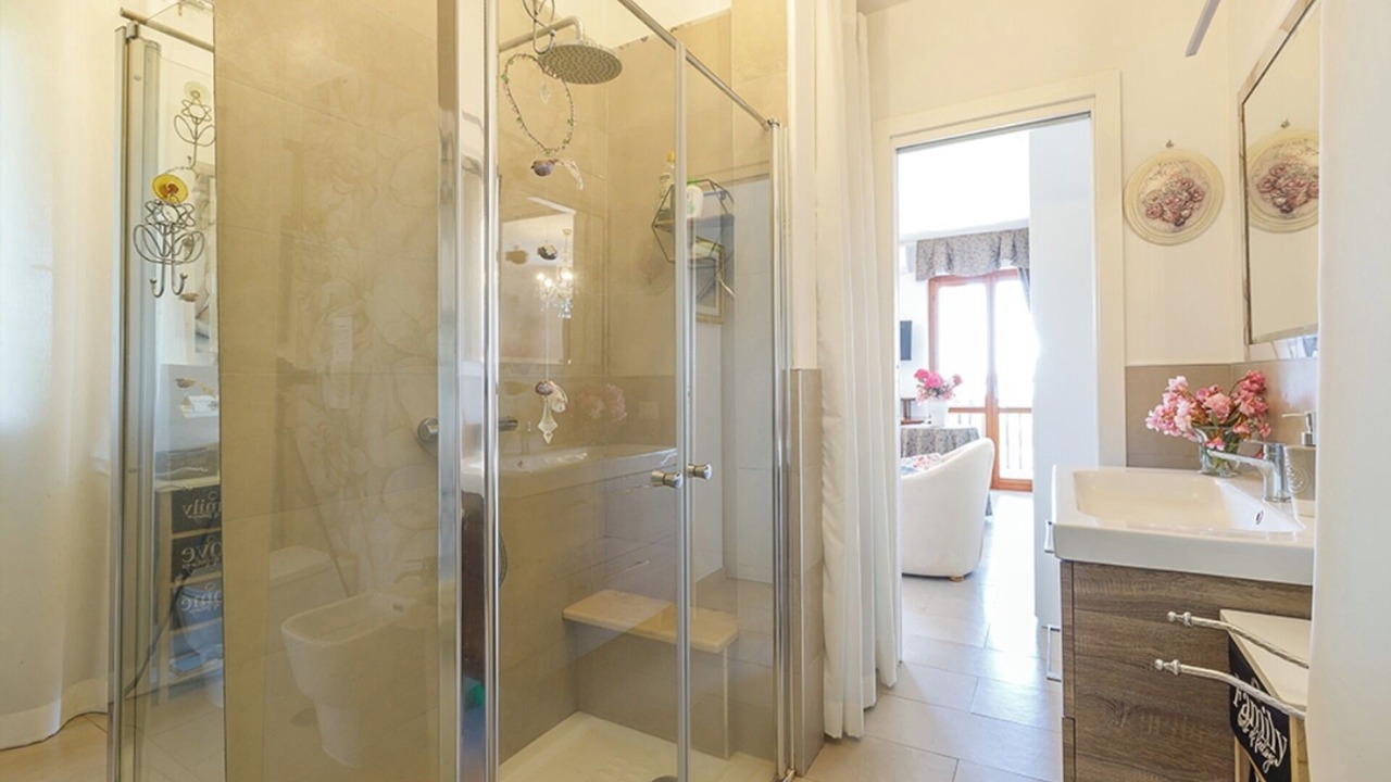 Photo of Bathroom in Possesso