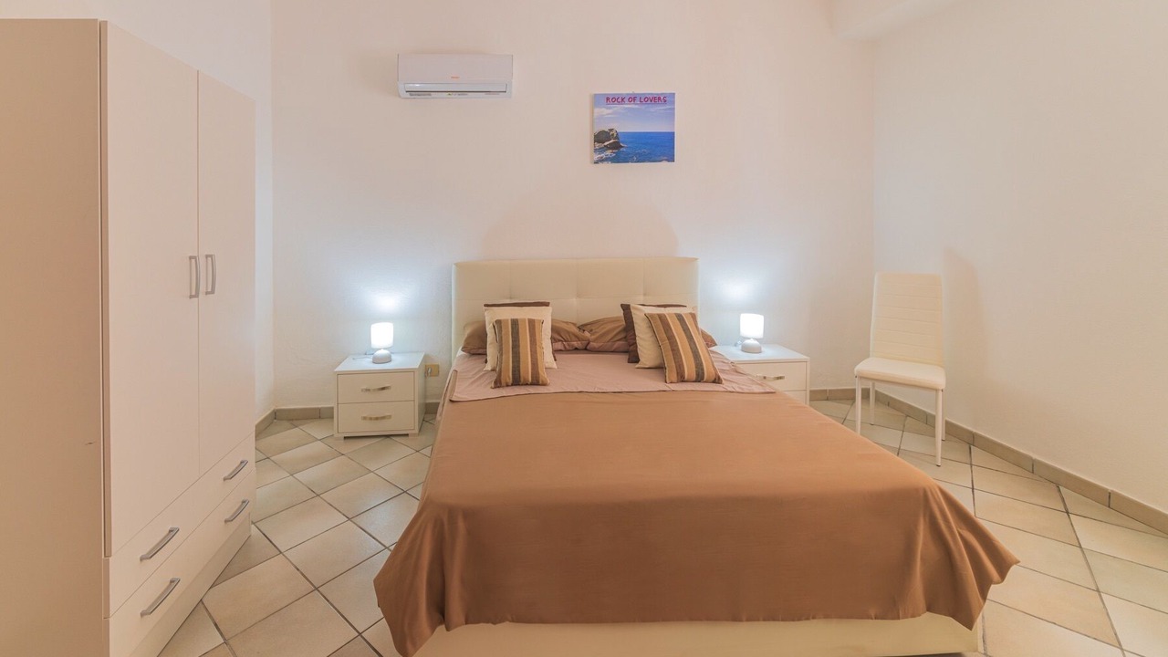 Photo of Bedroom in Forio