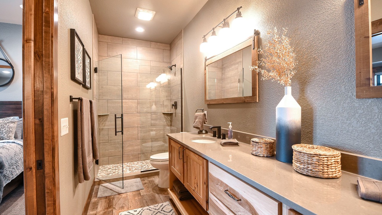 Photo of Bathroom in Lead