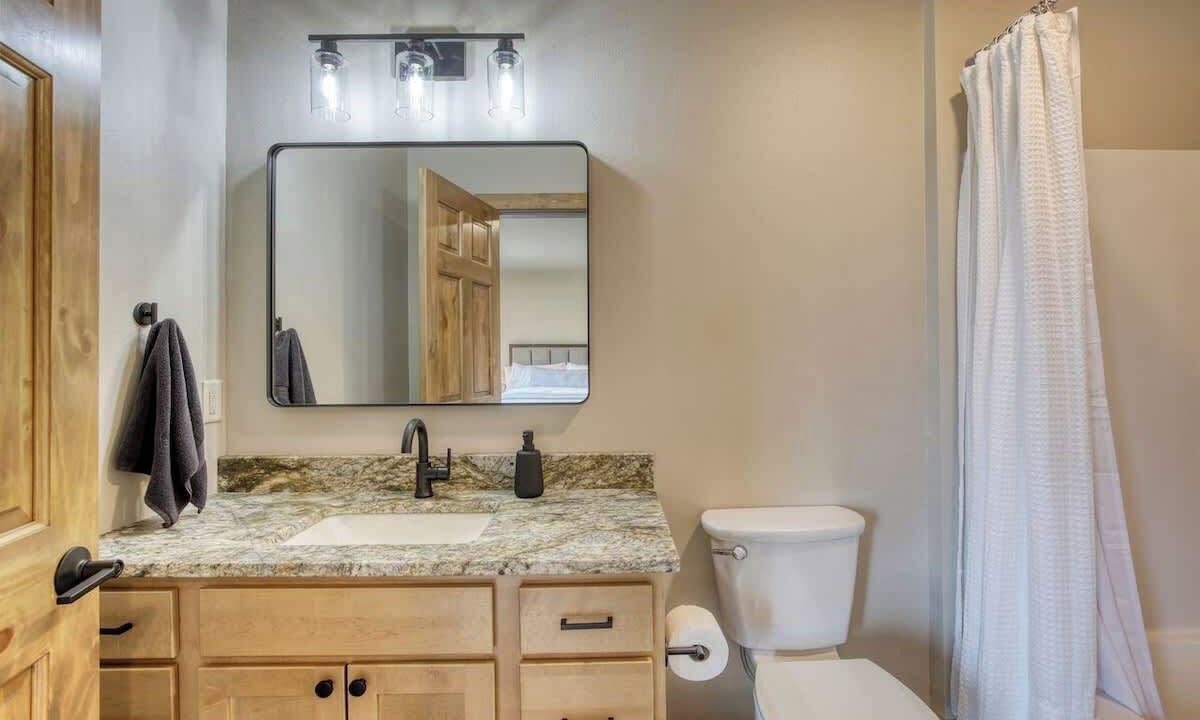 Photo of Bathroom in Lead