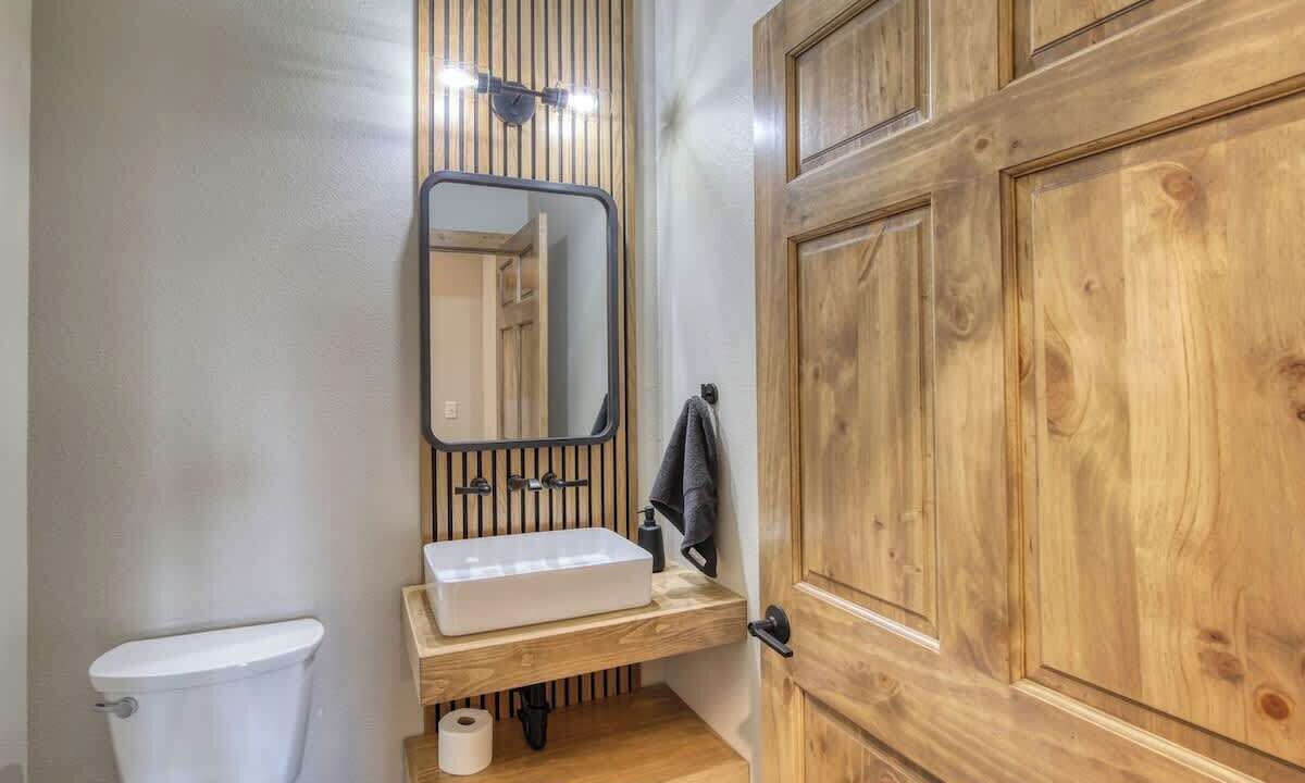 Photo of Bathroom in Lead