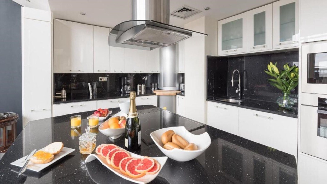 Photo of Kitchen in Island Gardens