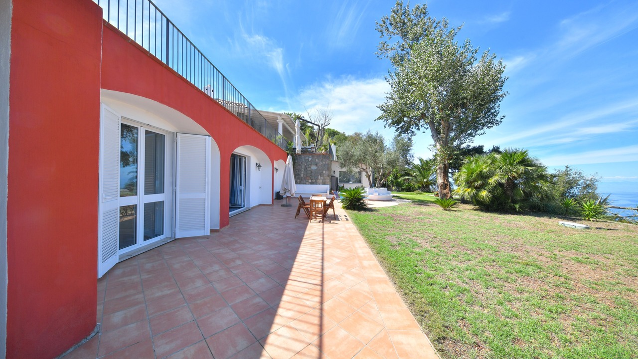 Photo of Patio Balcony in Panza