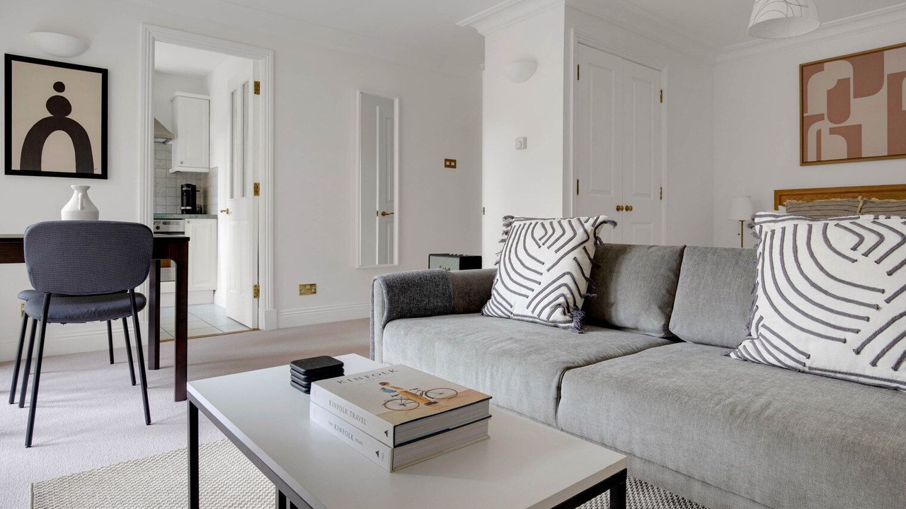 Photo of Livingroom in Bishop's