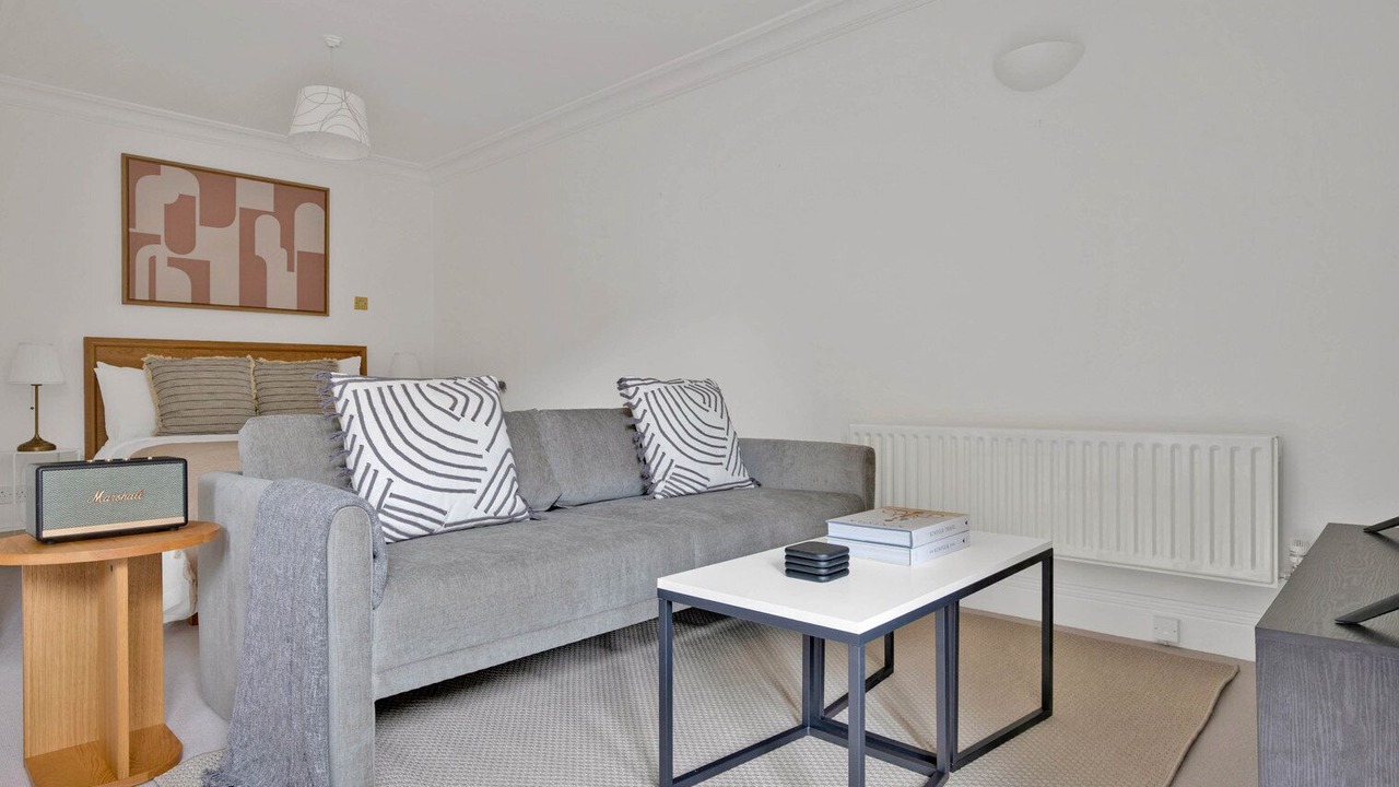 Photo of Livingroom in Bishop's