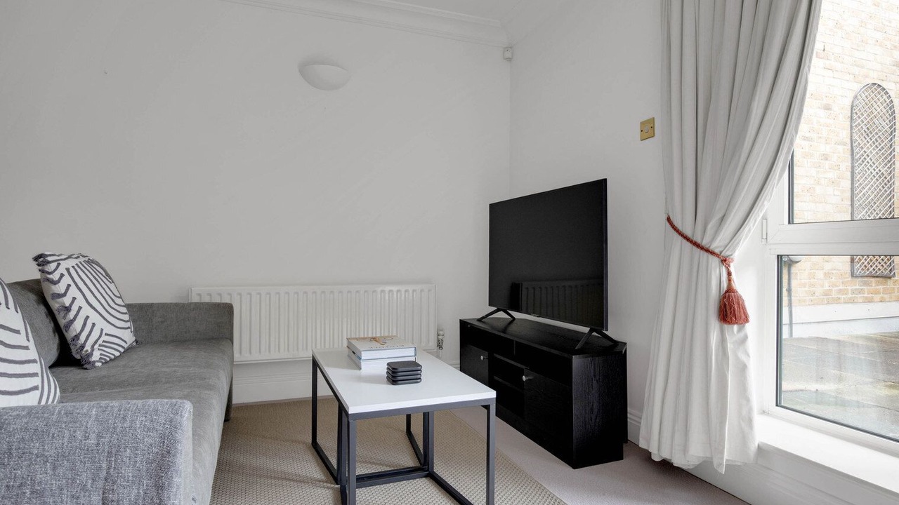 Photo of Livingroom in Bishop's