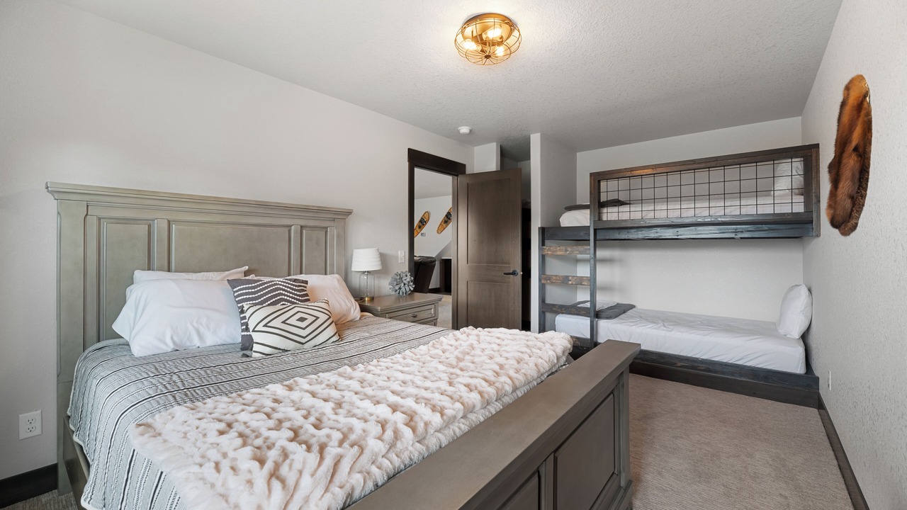 Photo of Bedroom in Lead