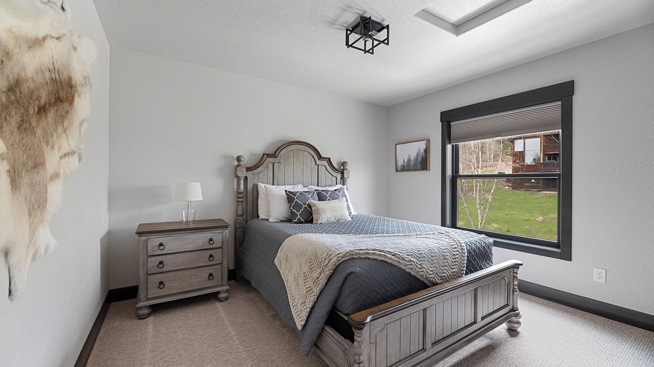 Photo of Bedroom in Lead