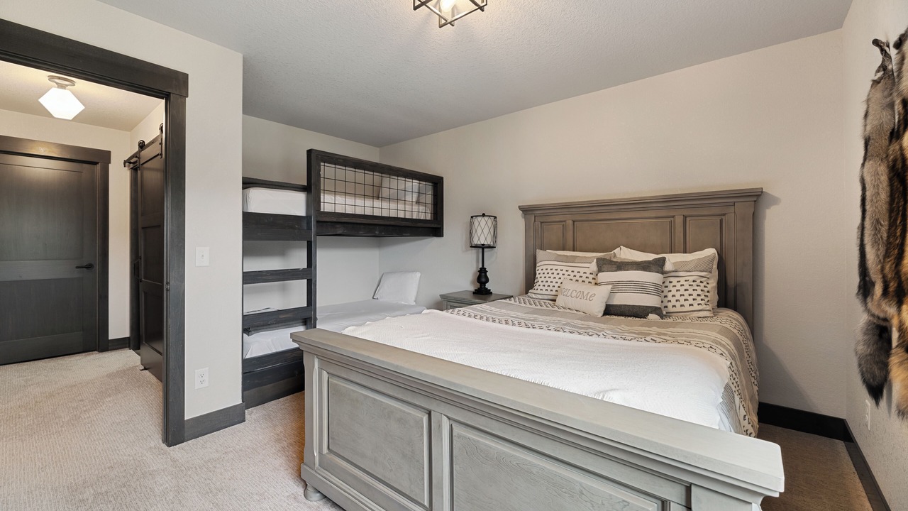Photo of Bedroom in Lead