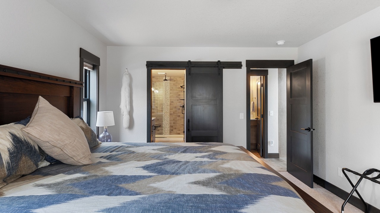 Photo of Bedroom in Lead