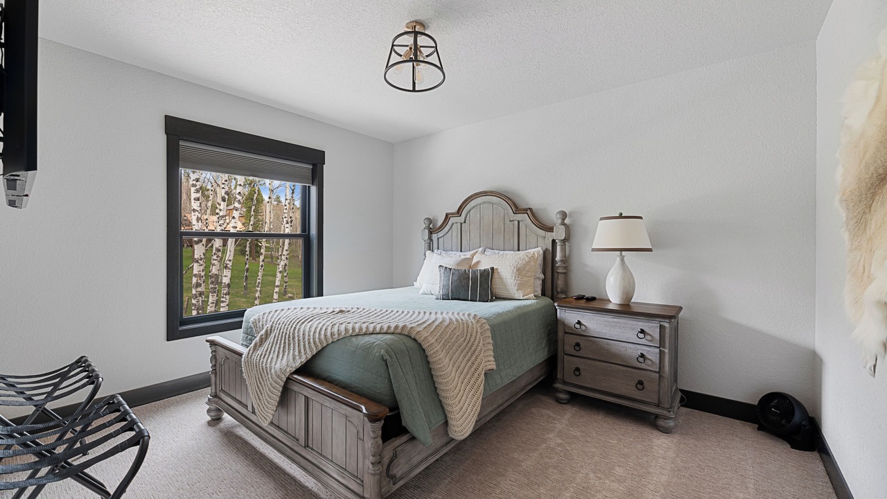 Photo of Bedroom in Lead