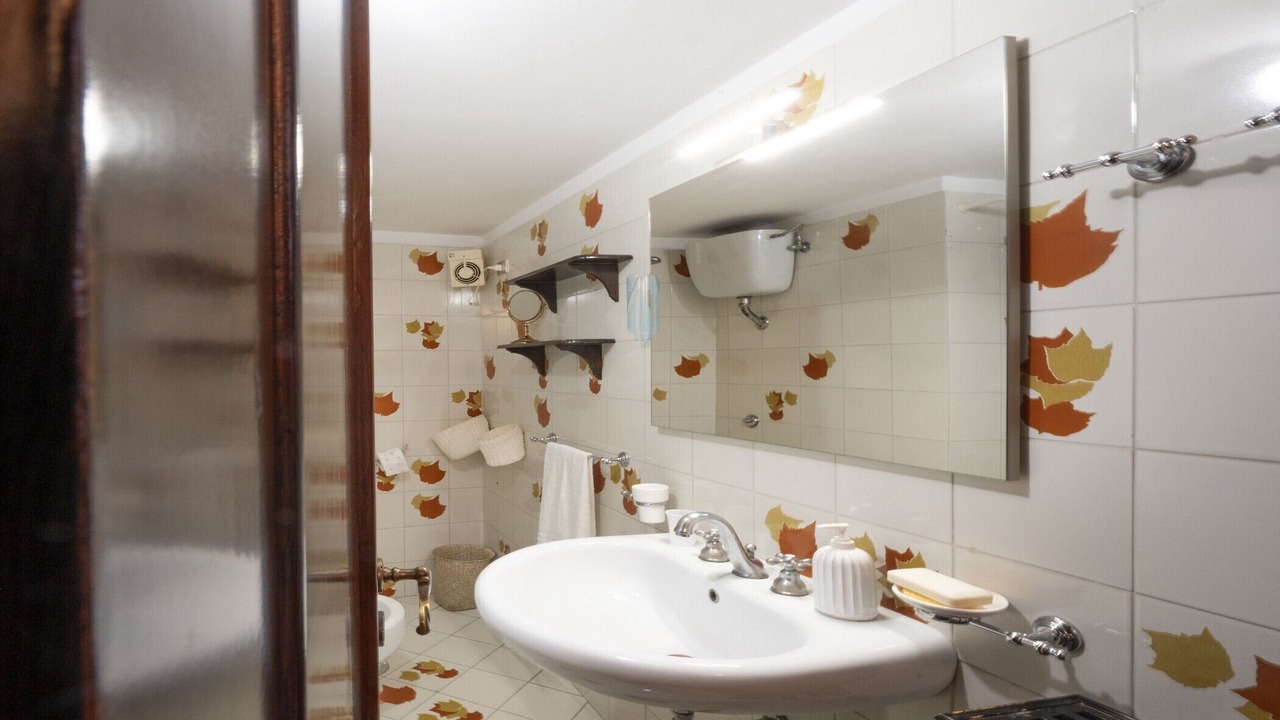 Photo of Bathroom in Meta