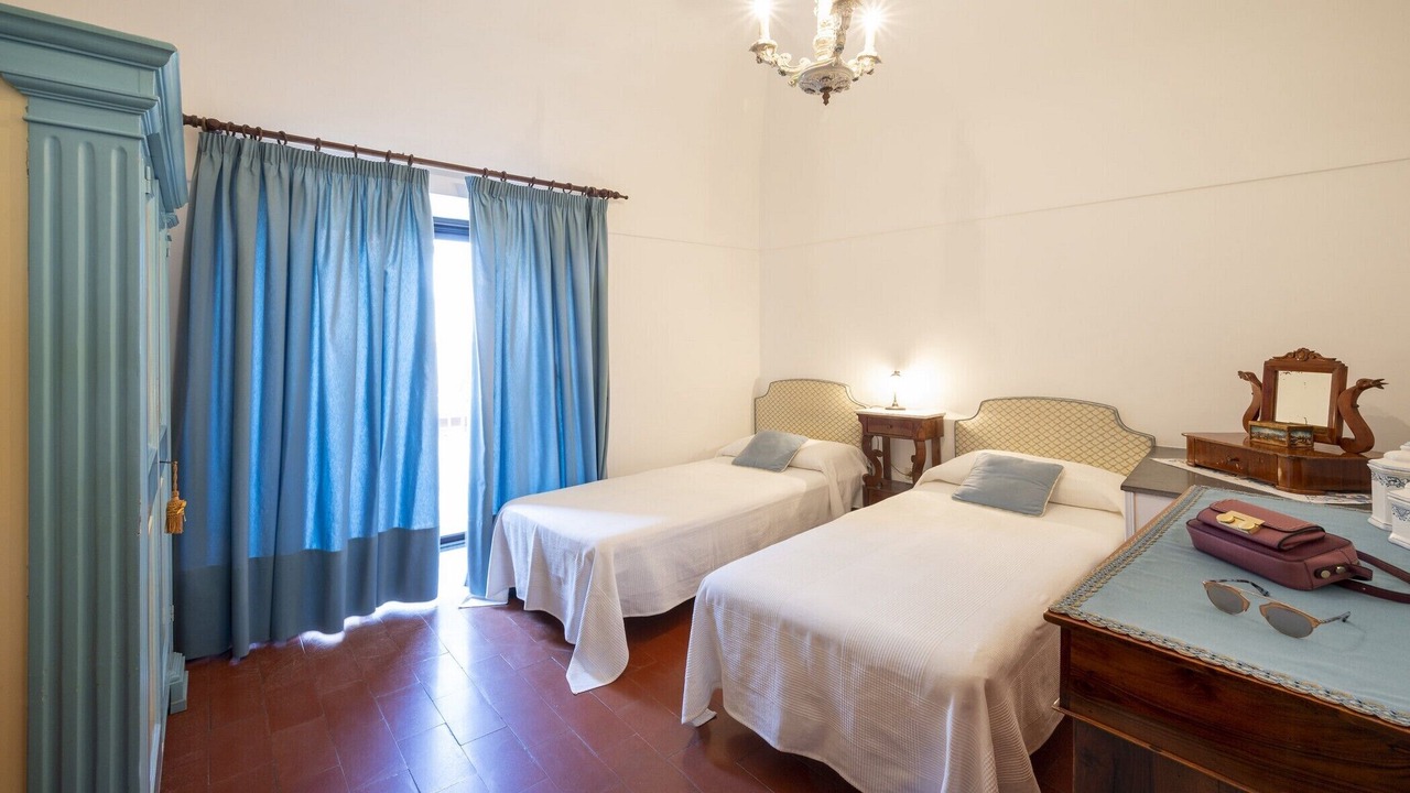 Photo of Bedroom in Meta