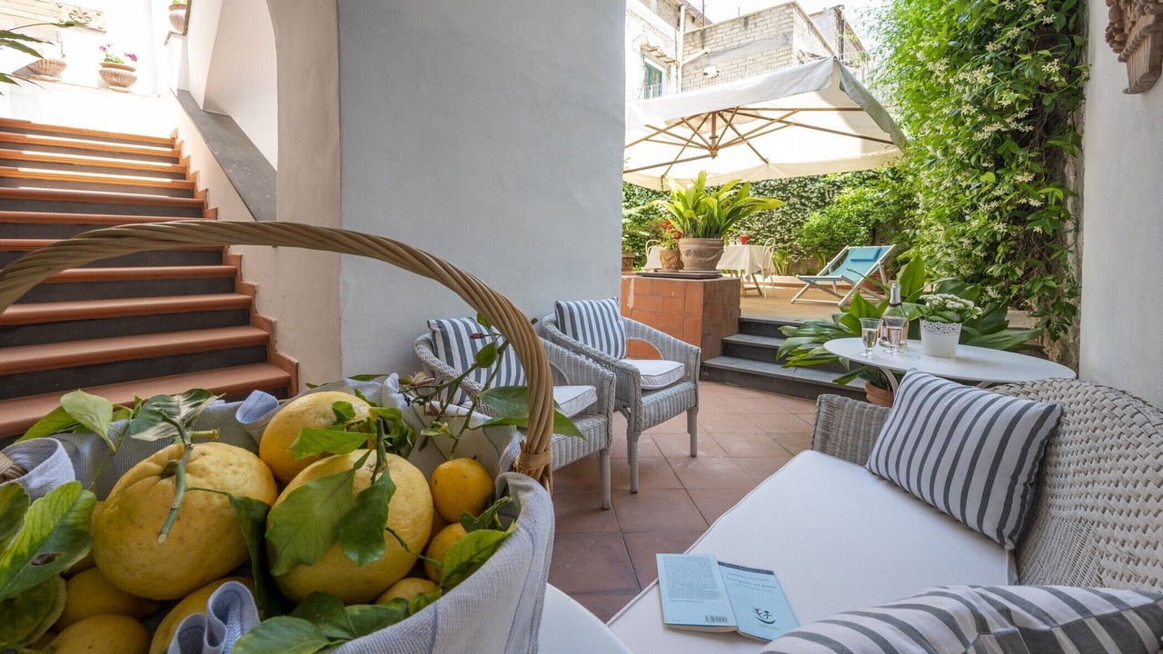Photo of Patio Balcony in Meta