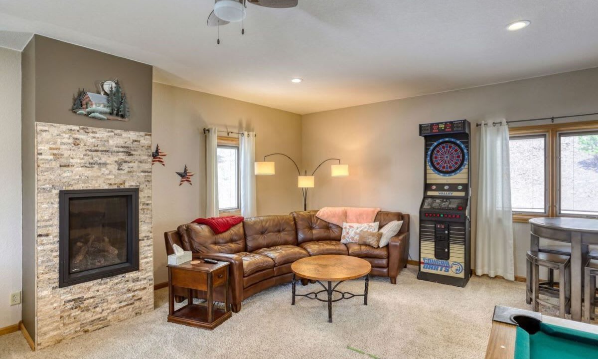 Photo of Livingroom in Deadwood
