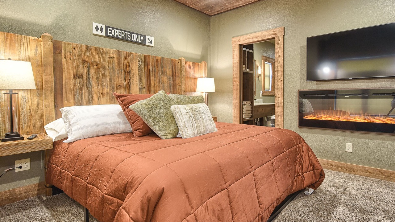 Photo of Bedroom in Lead