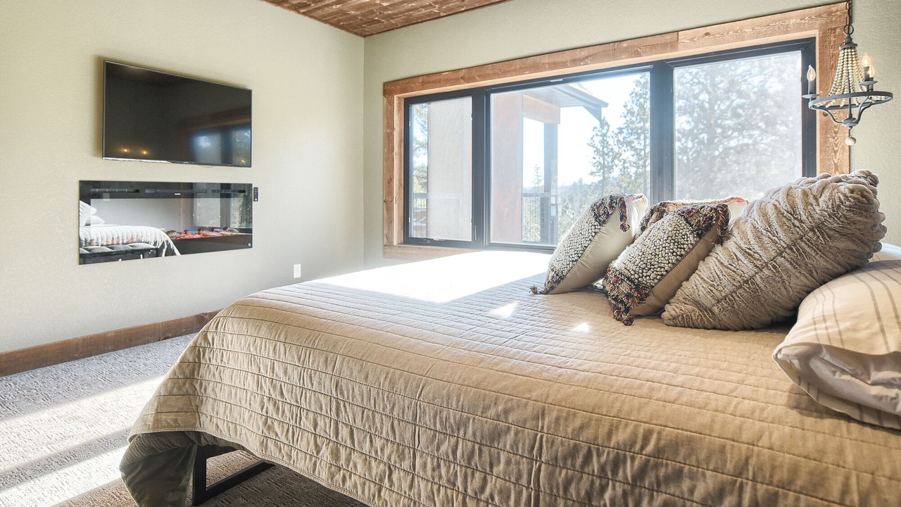 Photo of Bedroom in Lead