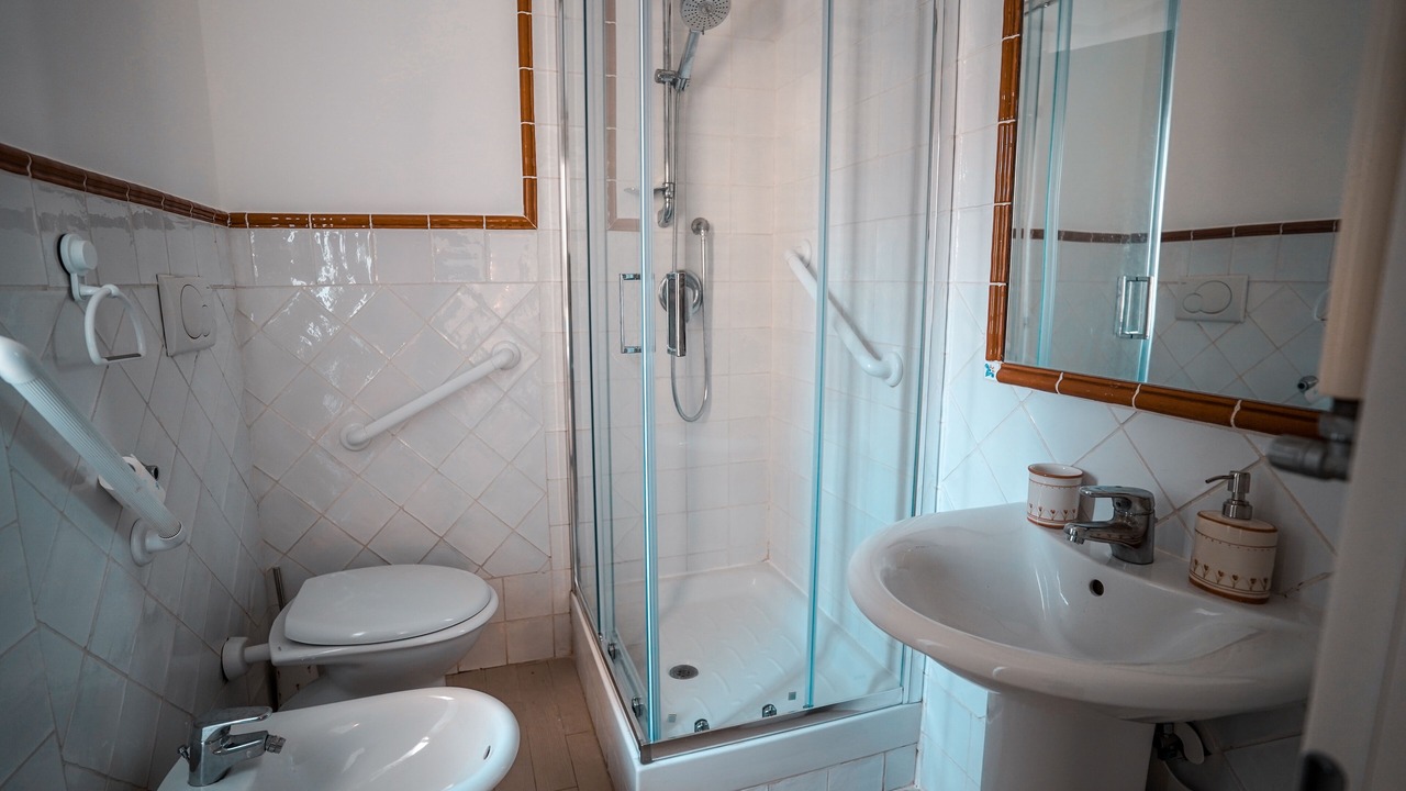 Photo of Bathroom in Quartiere XXXIV Lido di Ostia Levante