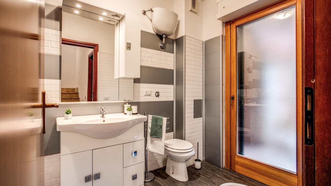 Photo of Bathroom in Zona XXXIII Acilia Sud