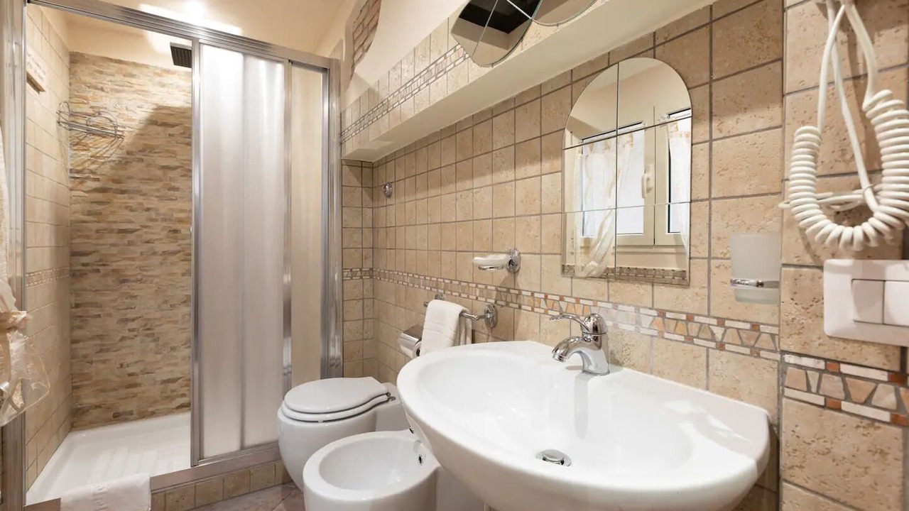 Photo of Bathroom in Repubblica