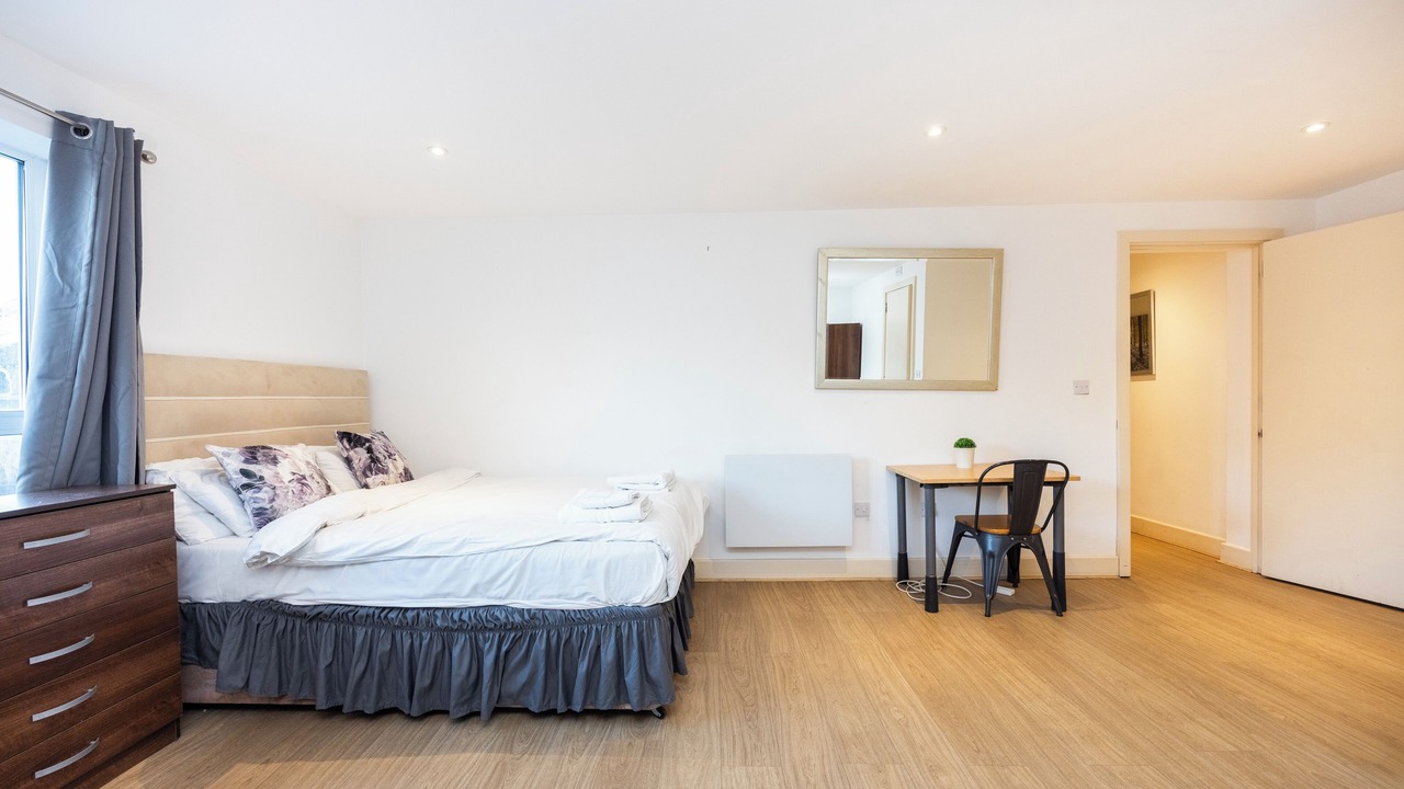 Photo of Bedroom in Island Gardens