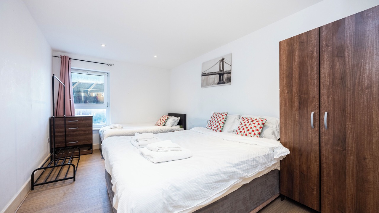 Photo of Bedroom in Island Gardens
