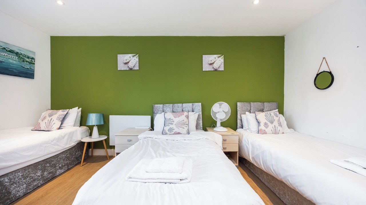 Photo of Bedroom in Island Gardens