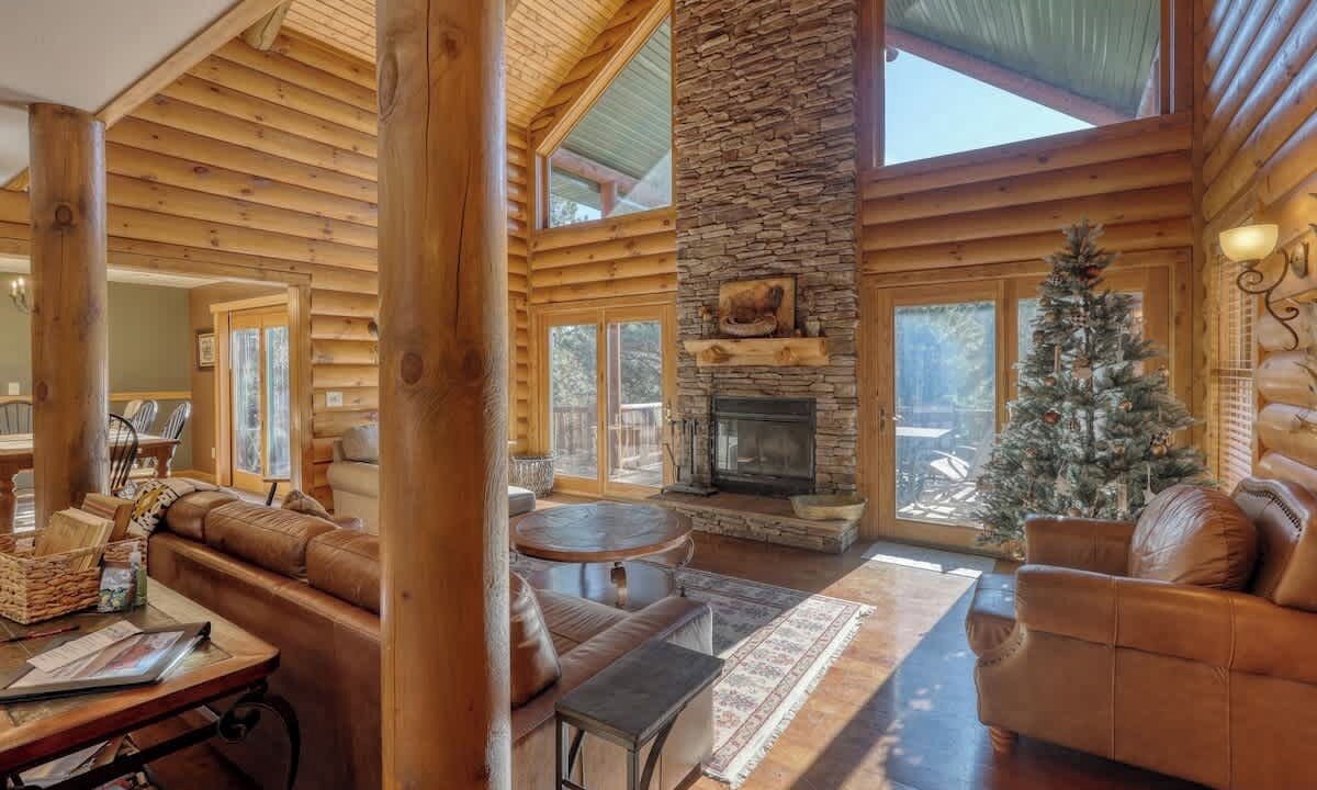 Photo of Livingroom in Deadwood