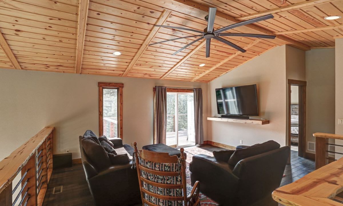 Photo of Livingroom in Deadwood