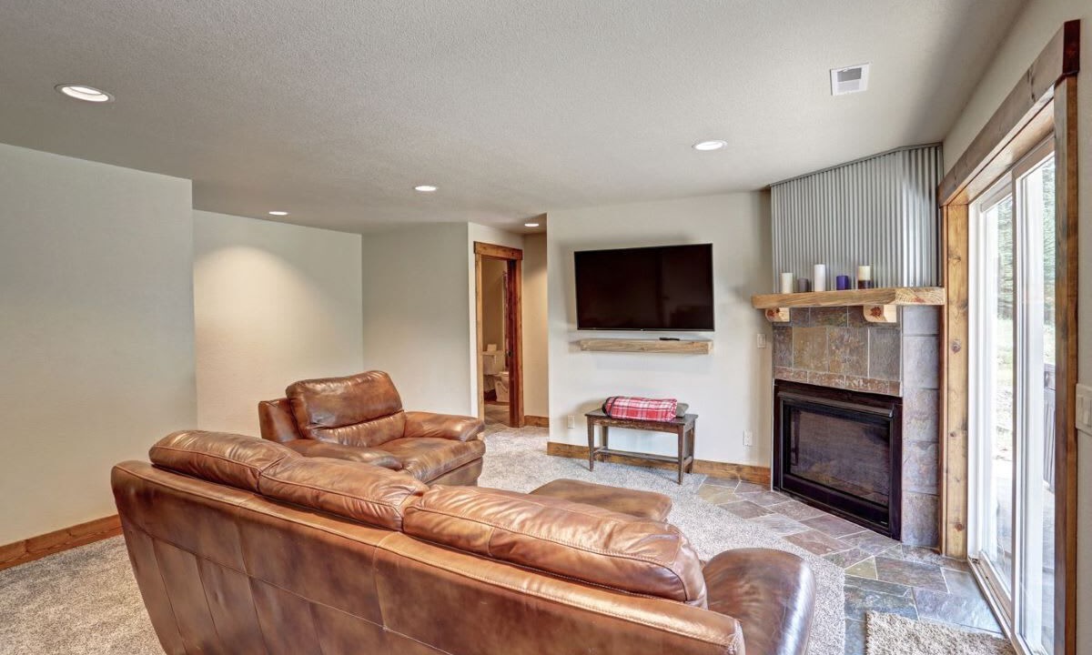 Photo of Livingroom in Deadwood