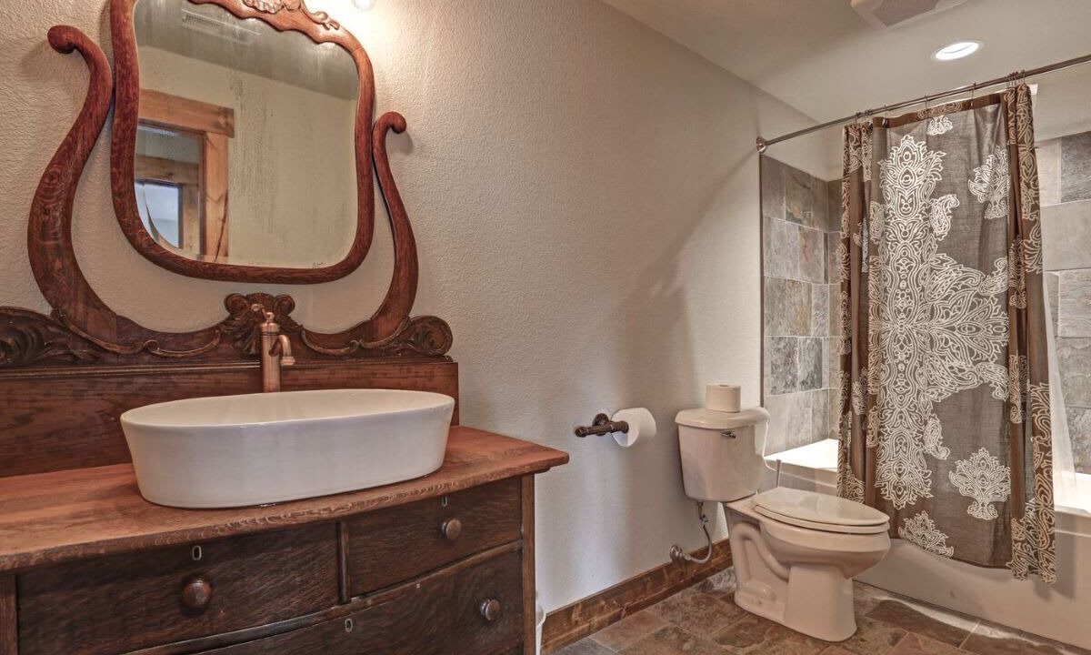 Photo of Bathroom in Deadwood