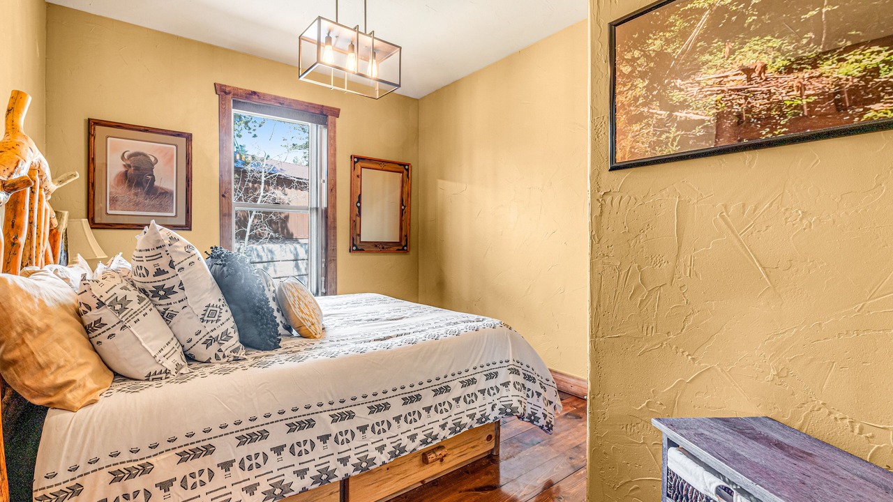 Photo of Bedroom in Lead