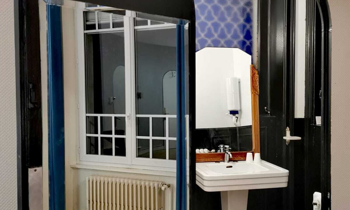Photo of Bathroom in Saint-Junien